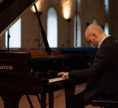 Alessandro Costantino Bianchi, il pianista di Latina che porta Mozart a Fossanova