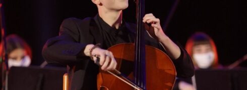 Il dovere per la musica d’oggi, il violoncello di Klaudio Zoto