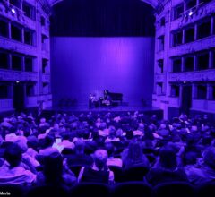 Inaugurazione in blu profondo, la nuova stagione dell’Accademia Filarmonica Romana